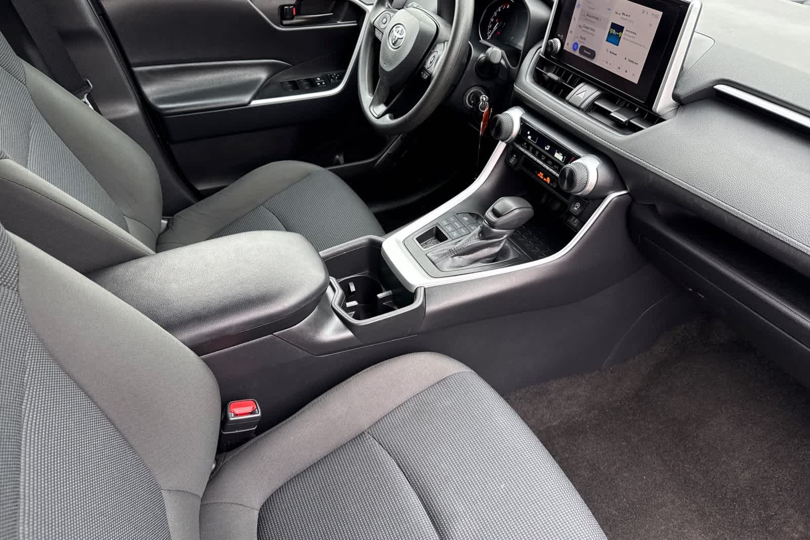 Thumbnail: 2024 Toyota RAV4 - 17