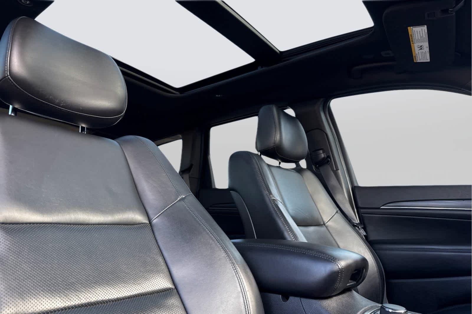 Thumbnail: 2020 Jeep Grand Cherokee - 18