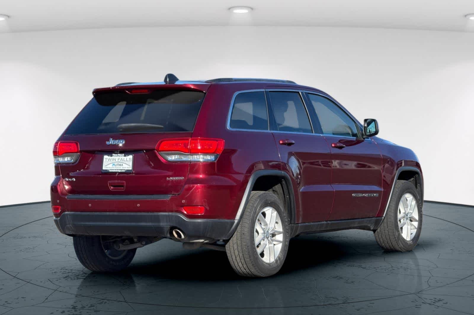 Thumbnail: 2017 Jeep Grand Cherokee - 2