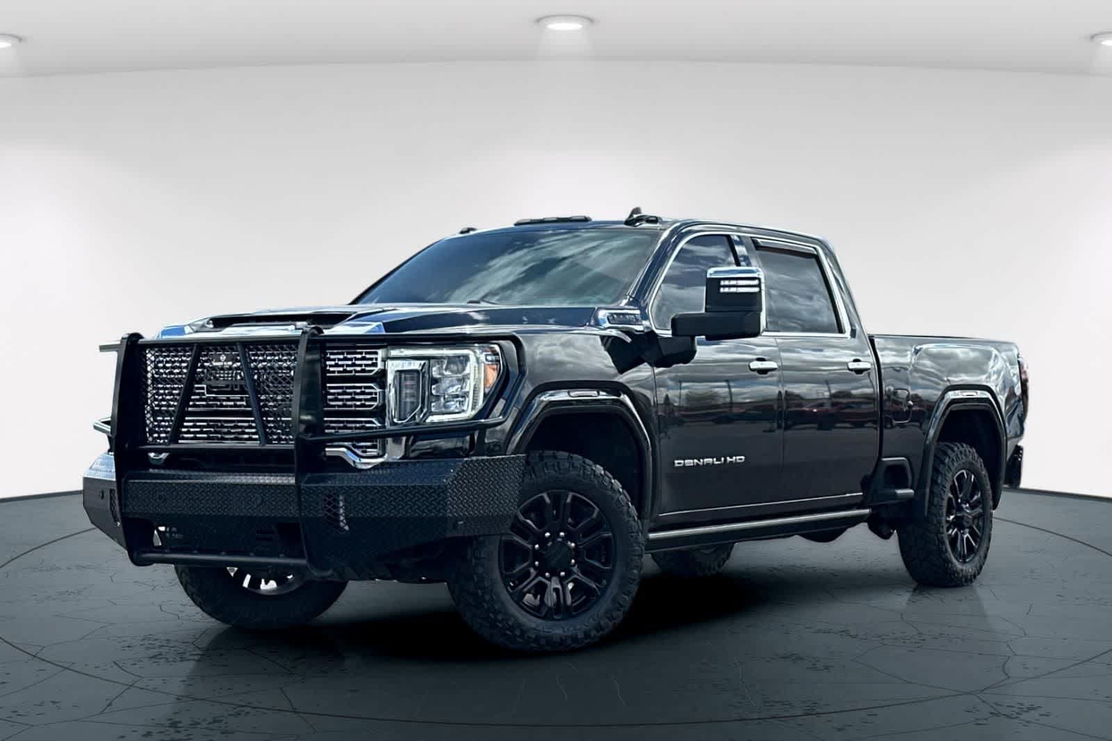 2022 GMC Sierra 4WD Crew Cab Standard Box Denali's photo