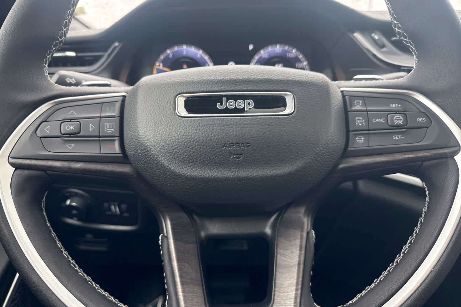 Thumbnail: 2026 Jeep Grand Cherokee - 26