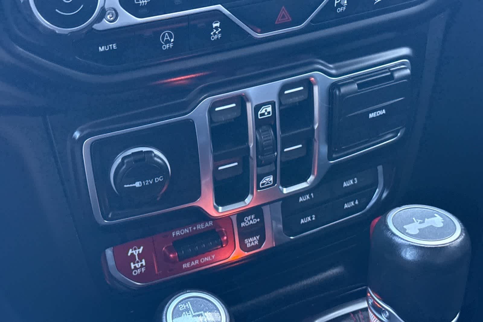 Thumbnail: 2021 Jeep Wrangler - 23