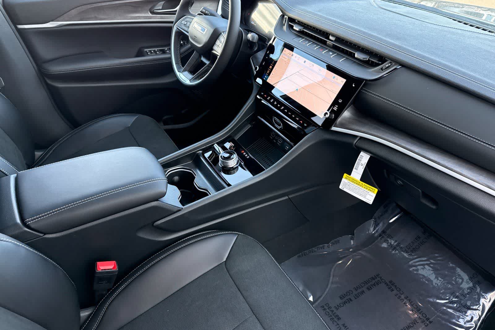 Thumbnail: 2026 Jeep Grand Cherokee - 17