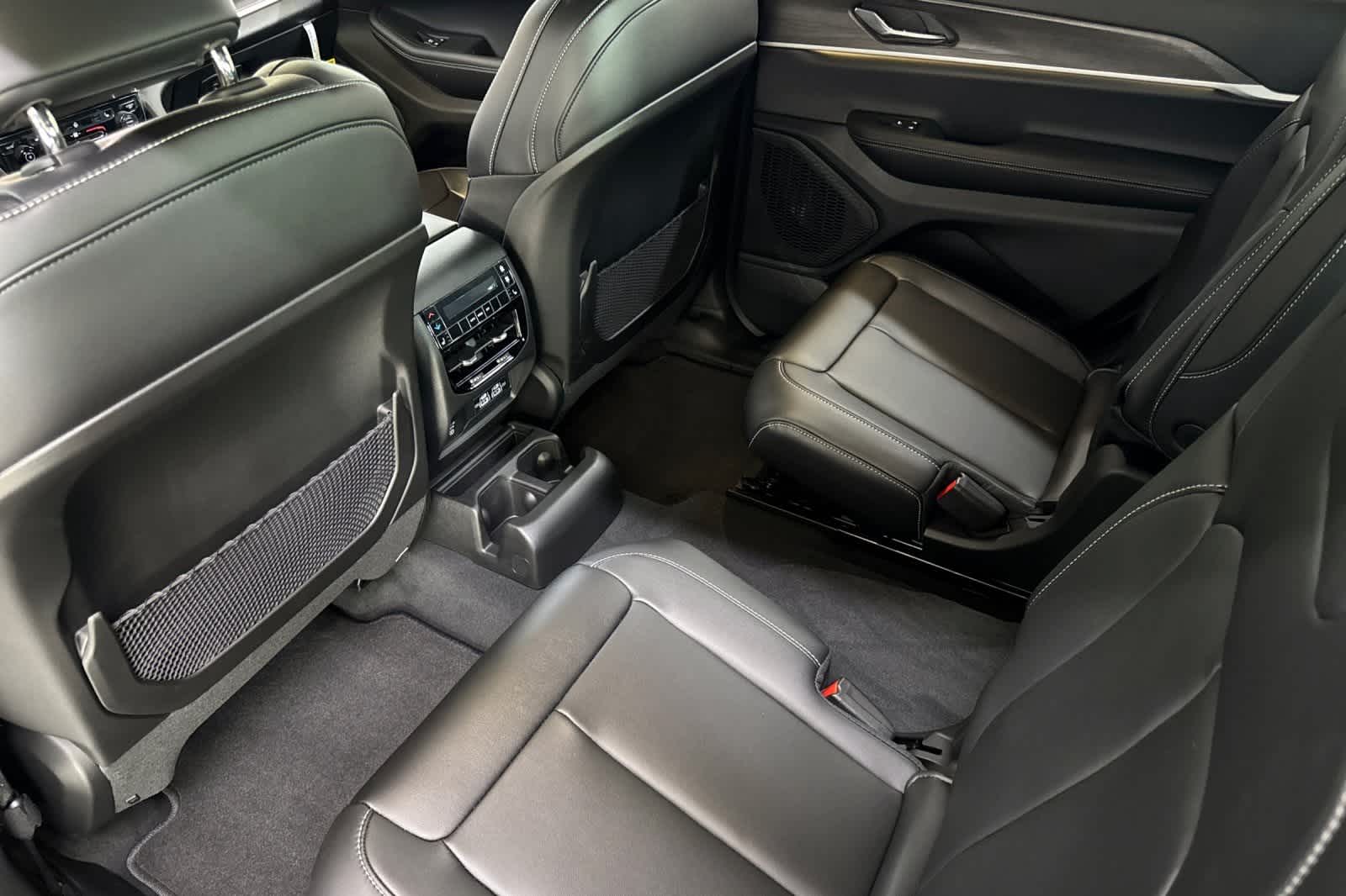 Thumbnail: 2025 Jeep Grand Cherokee - 4