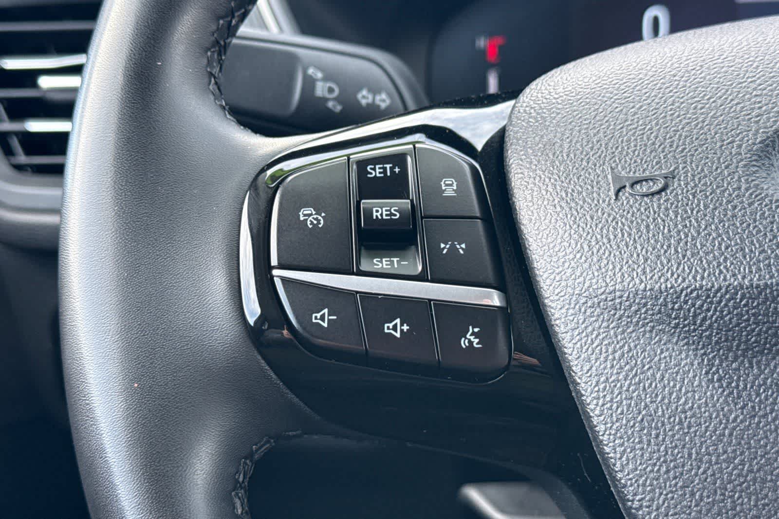 Thumbnail: 2023 Ford Escape - 27