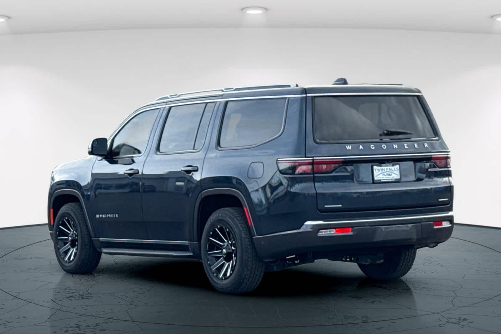 Thumbnail: 2022 Jeep Wagoneer - 8