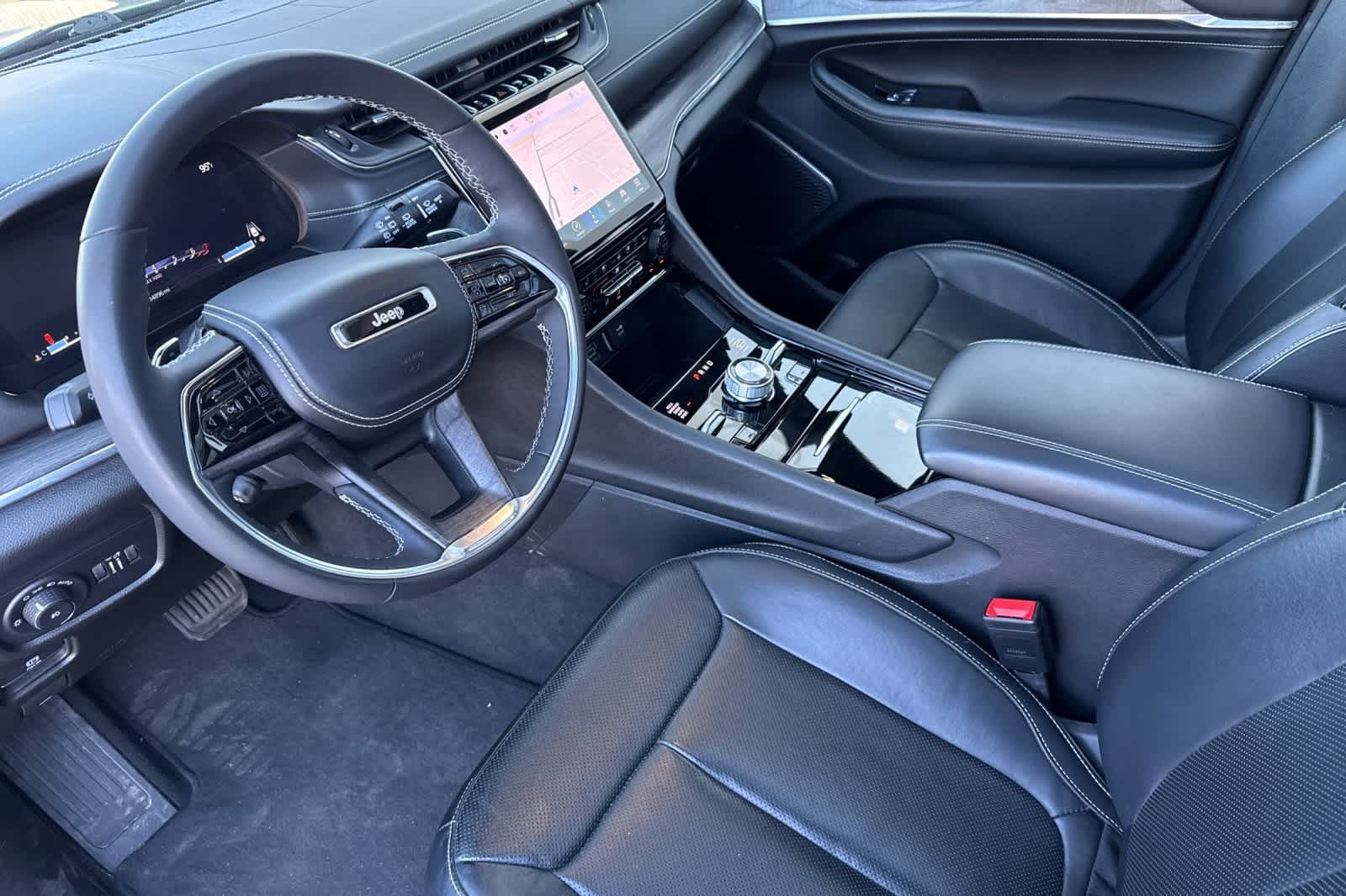 Thumbnail: 2023 Jeep Grand Cherokee - 11