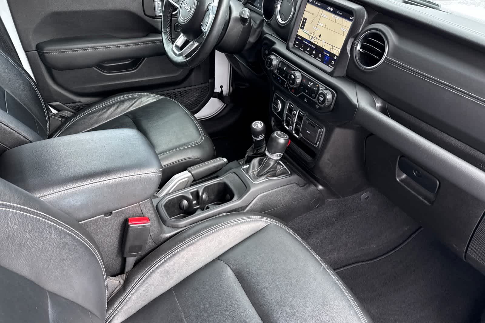 Thumbnail: 2022 Jeep Wrangler - 17