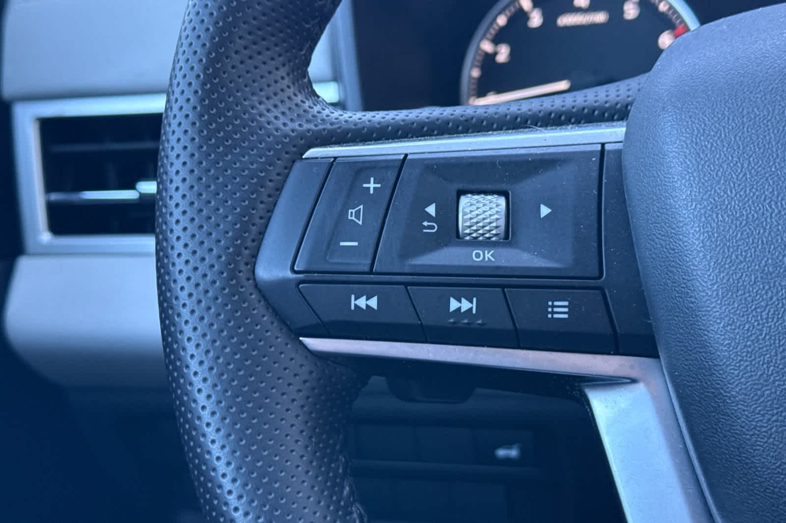 Thumbnail: 2025 Mitsubishi Outlander - 27