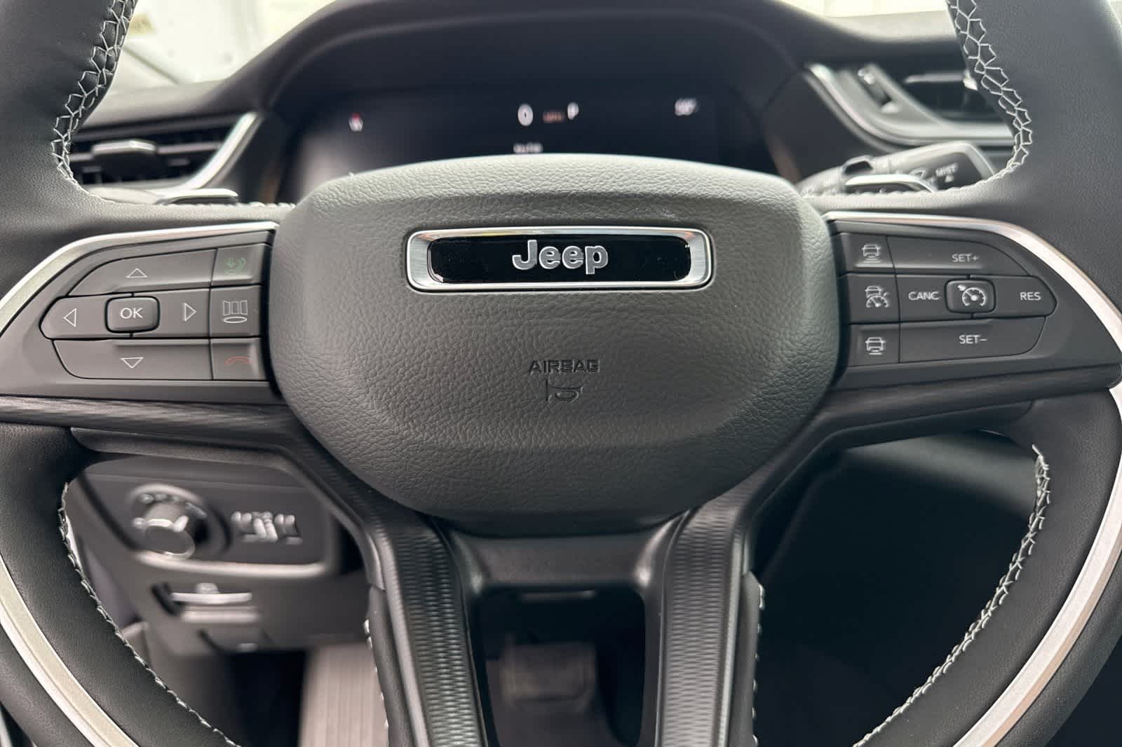 Thumbnail: 2025 Jeep Grand Cherokee - 26