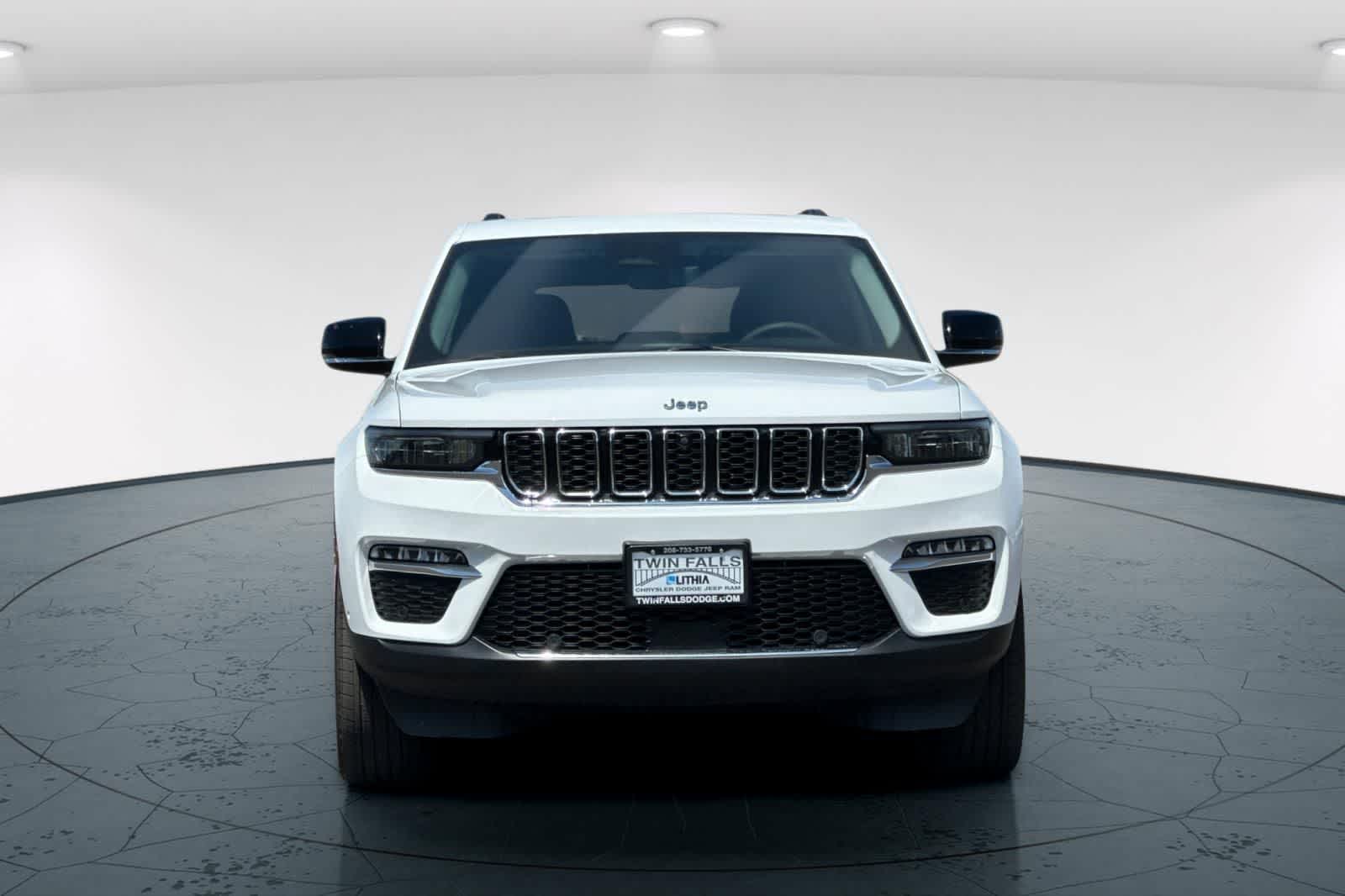 Thumbnail: 2022 Jeep Grand Cherokee - 10