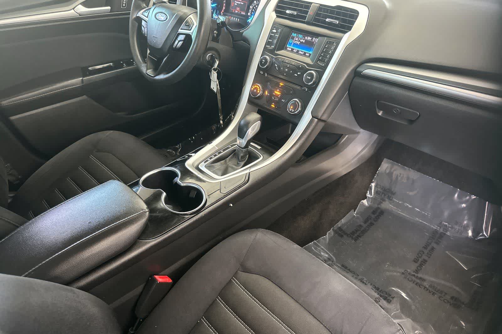 Thumbnail: 2014 Ford Fusion - 16