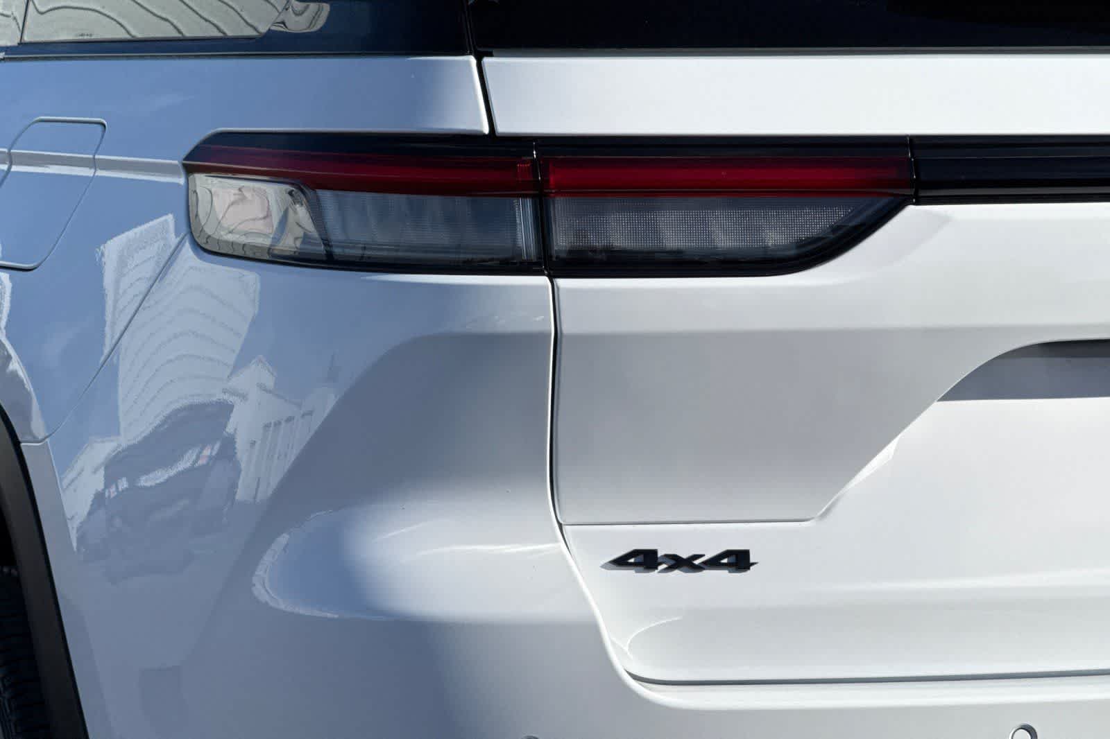 Thumbnail: 2025 Jeep Grand Cherokee - 31