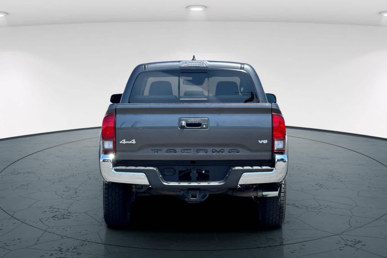 Thumbnail: 2018 Toyota Tacoma - 7