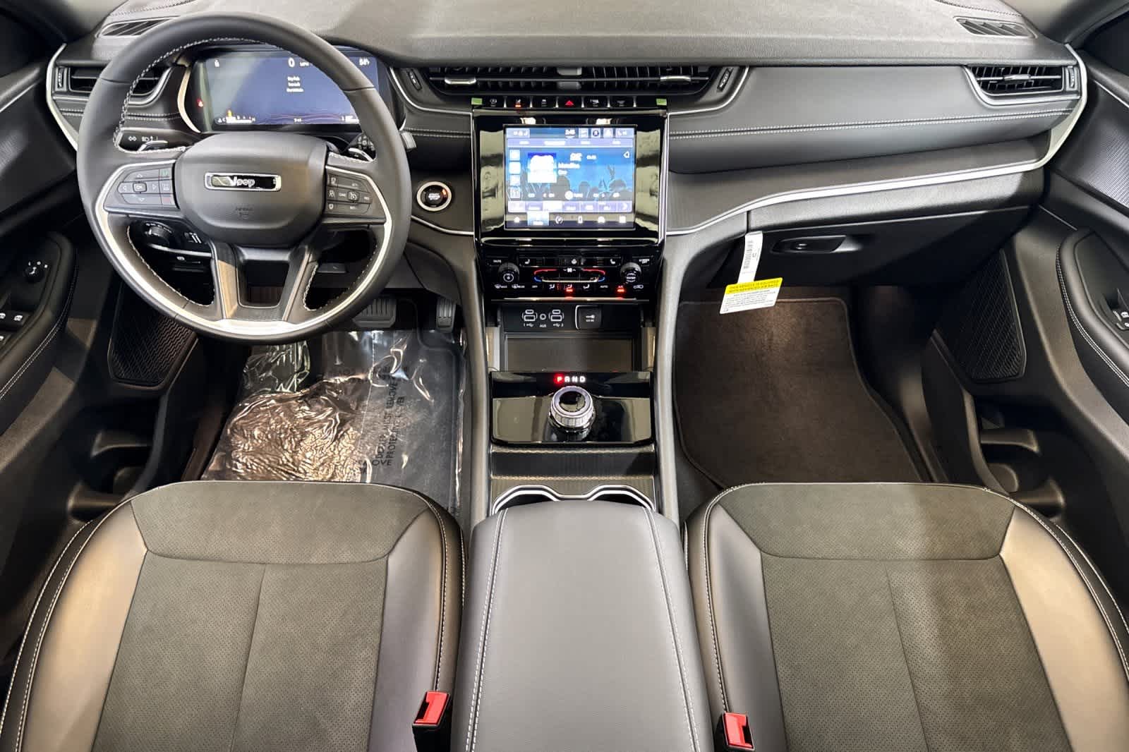 2025 Jeep Grand Cherokee Altitude X photo 3