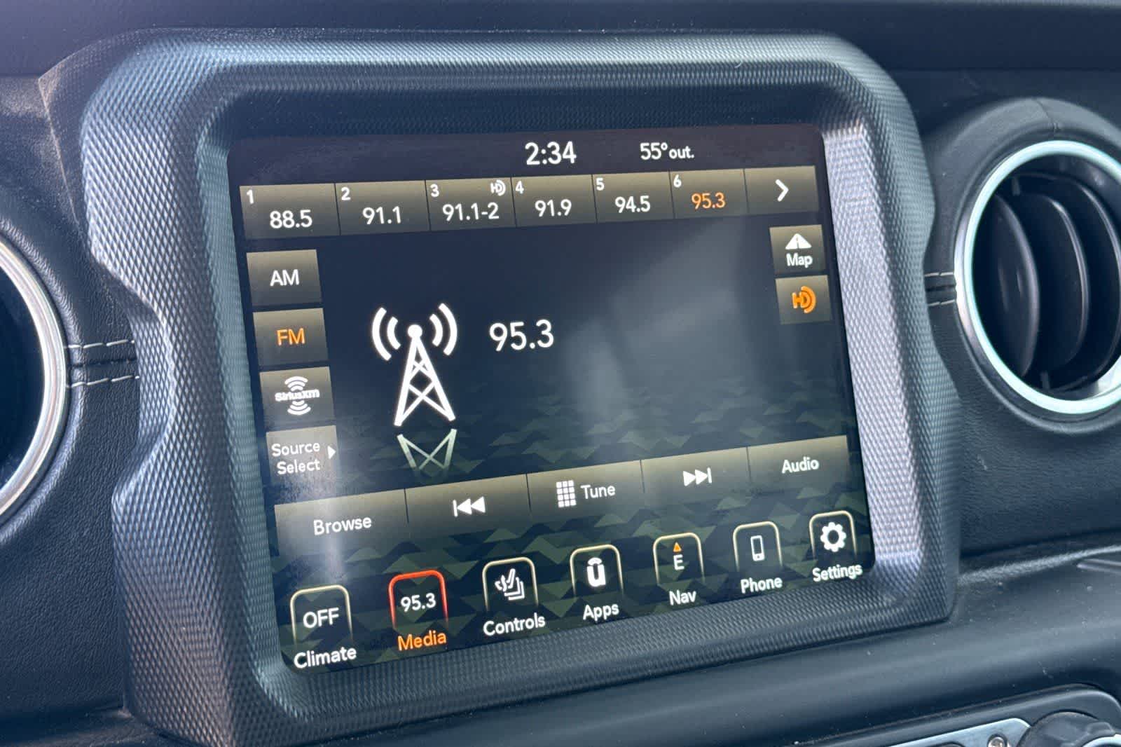 Thumbnail: 2020 Jeep Gladiator - 19