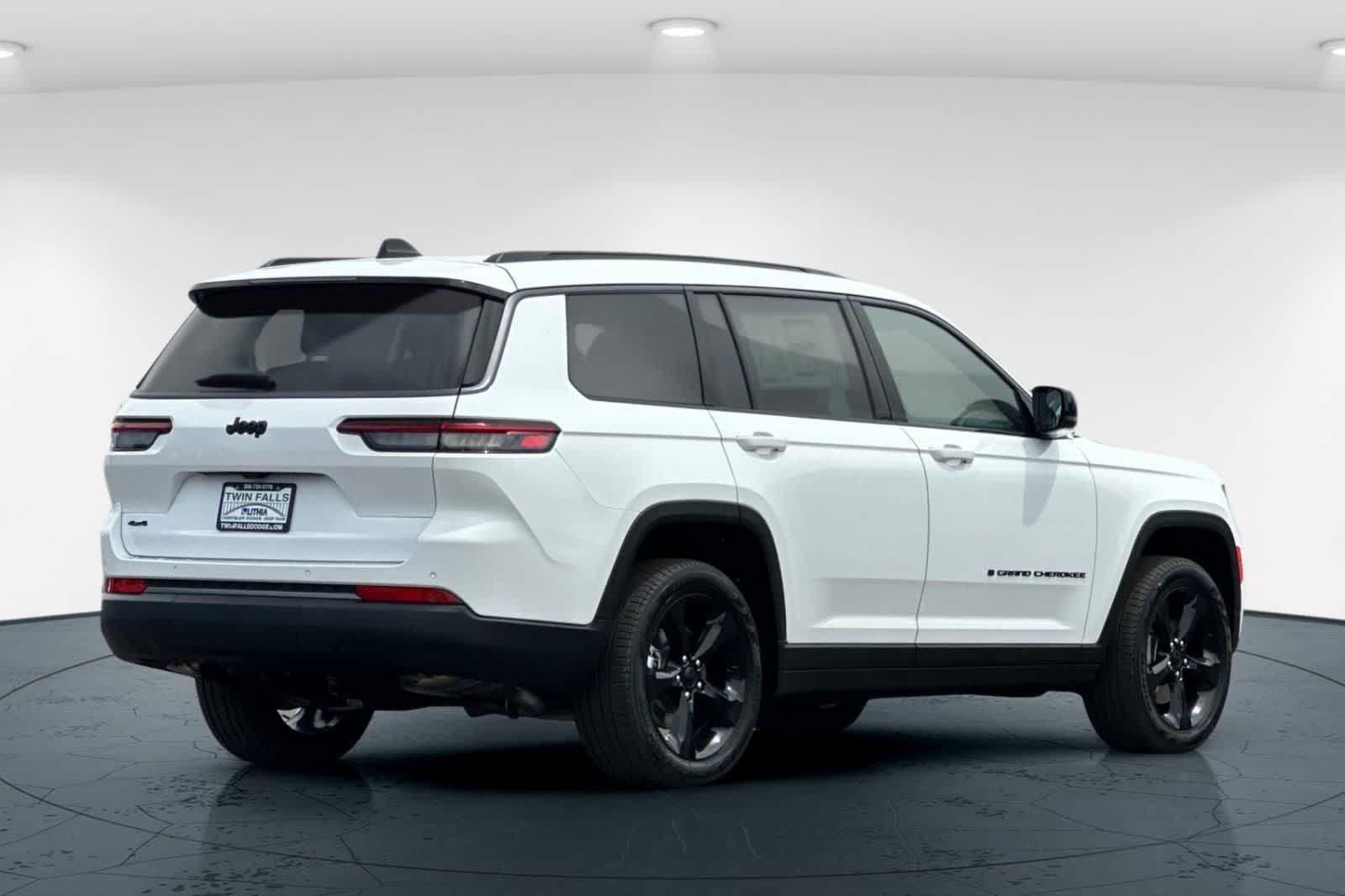 Thumbnail: 2026 Jeep Grand Cherokee - 2