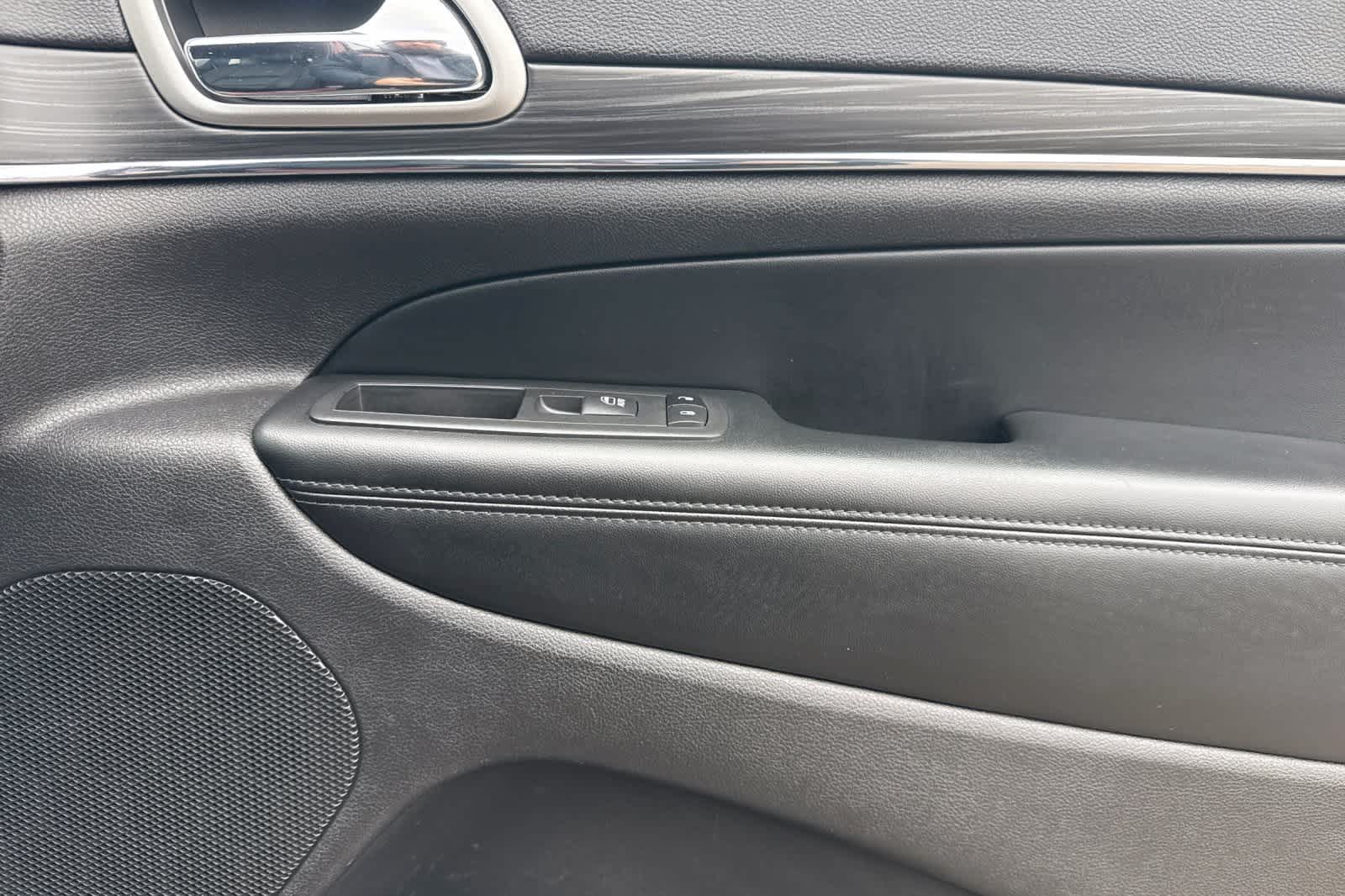 Thumbnail: 2019 Jeep Grand Cherokee - 19