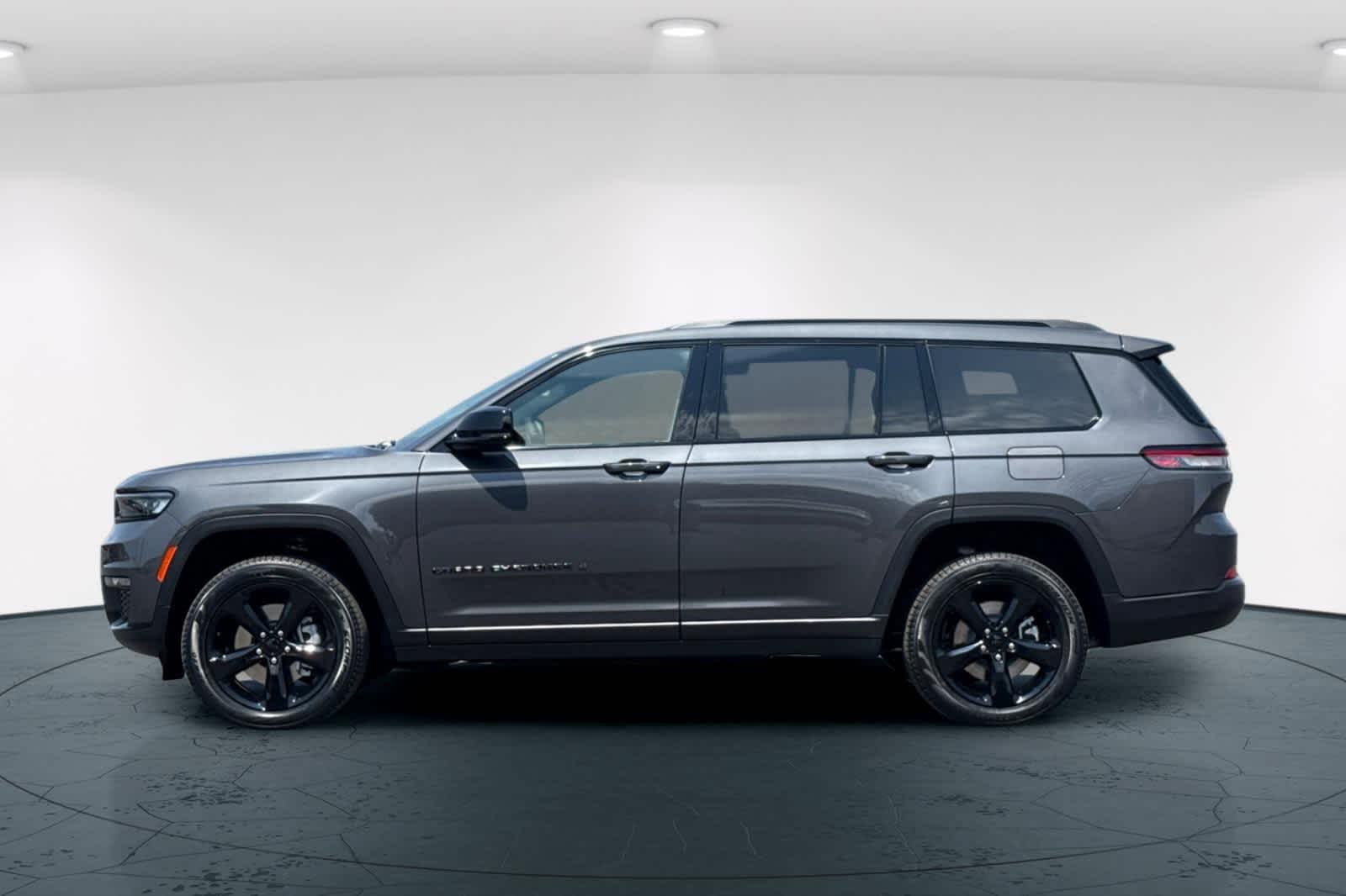 Thumbnail: 2025 Jeep Grand Cherokee - 9
