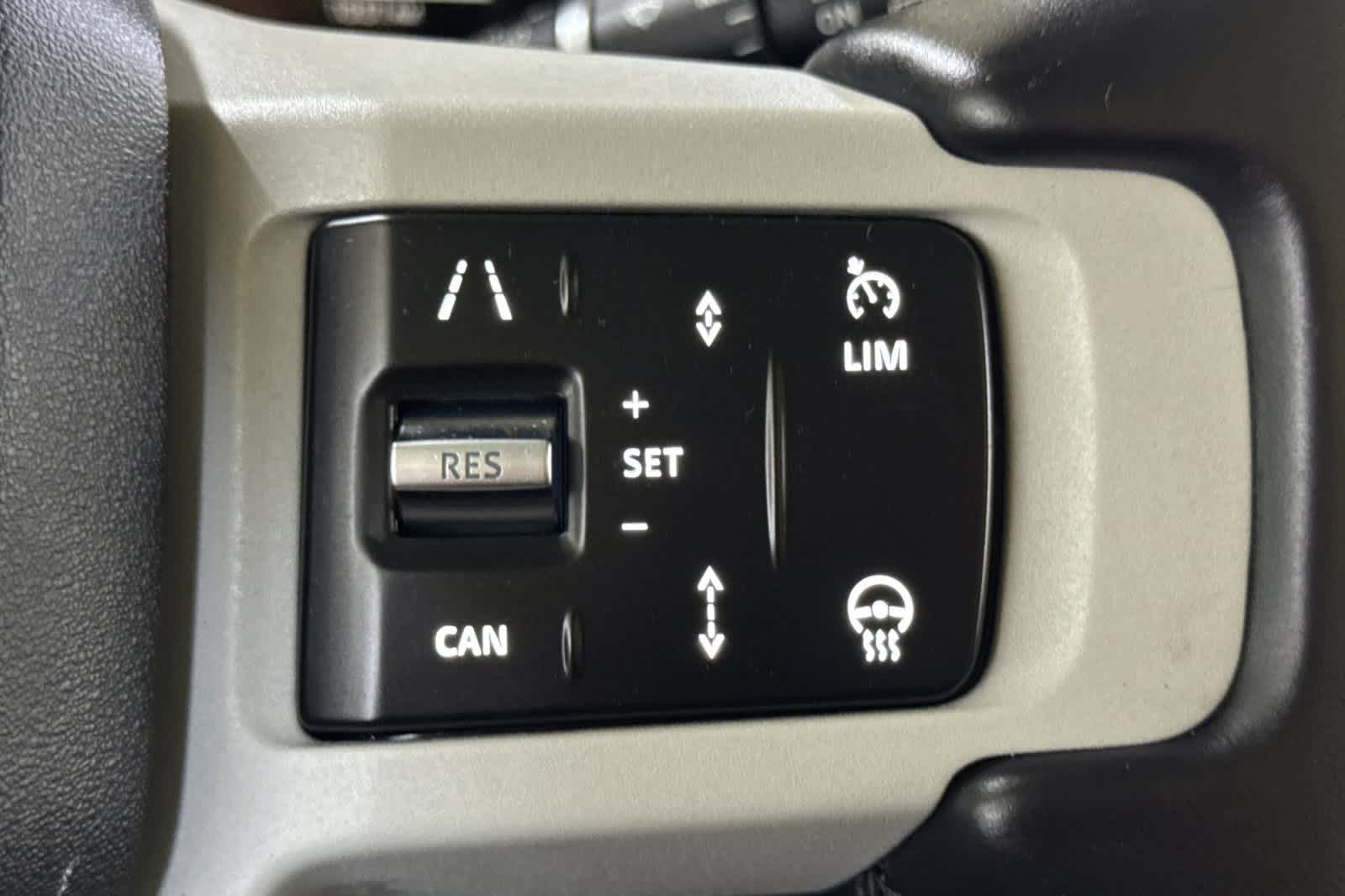 Thumbnail: 2024 Land Rover Defender - 29