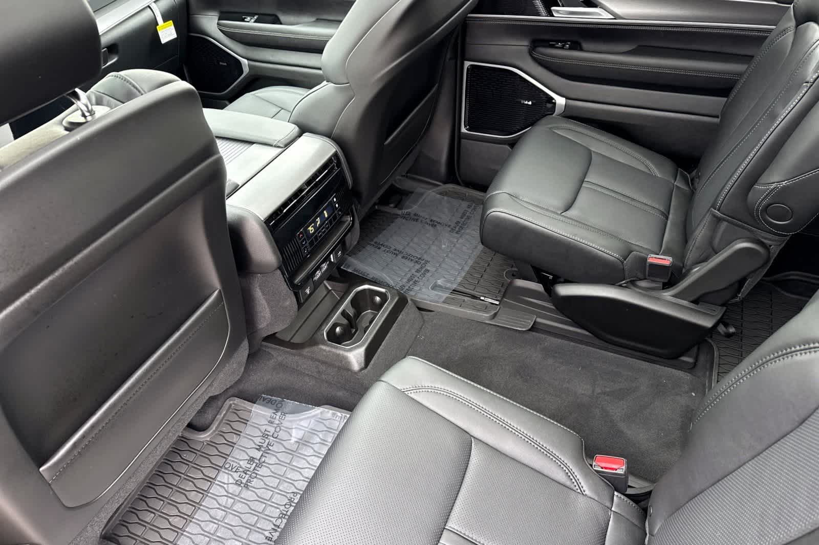 Thumbnail: 2026 Jeep Grand Wagoneer - 4