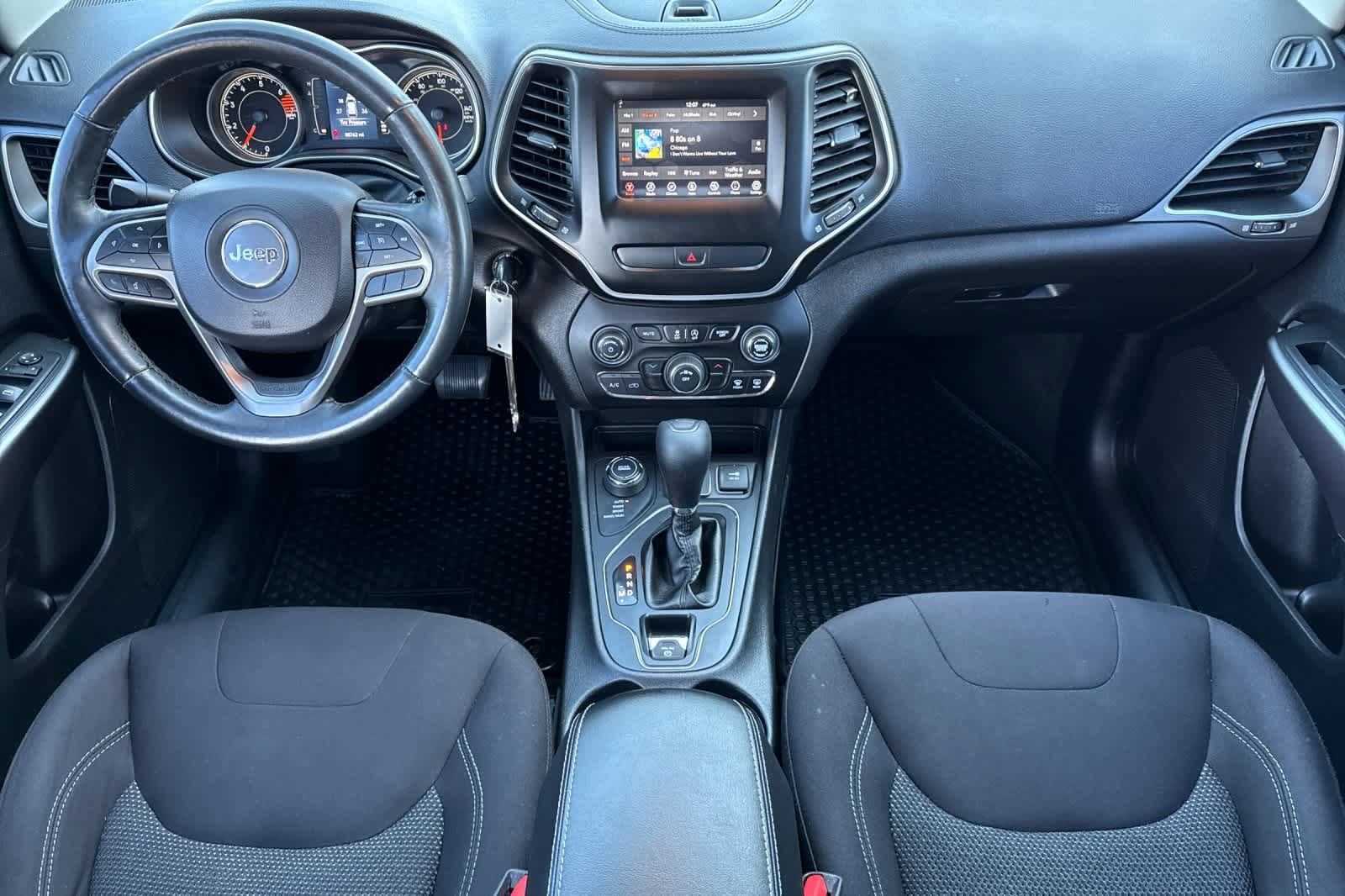 Thumbnail: 2019 Jeep Cherokee - 3