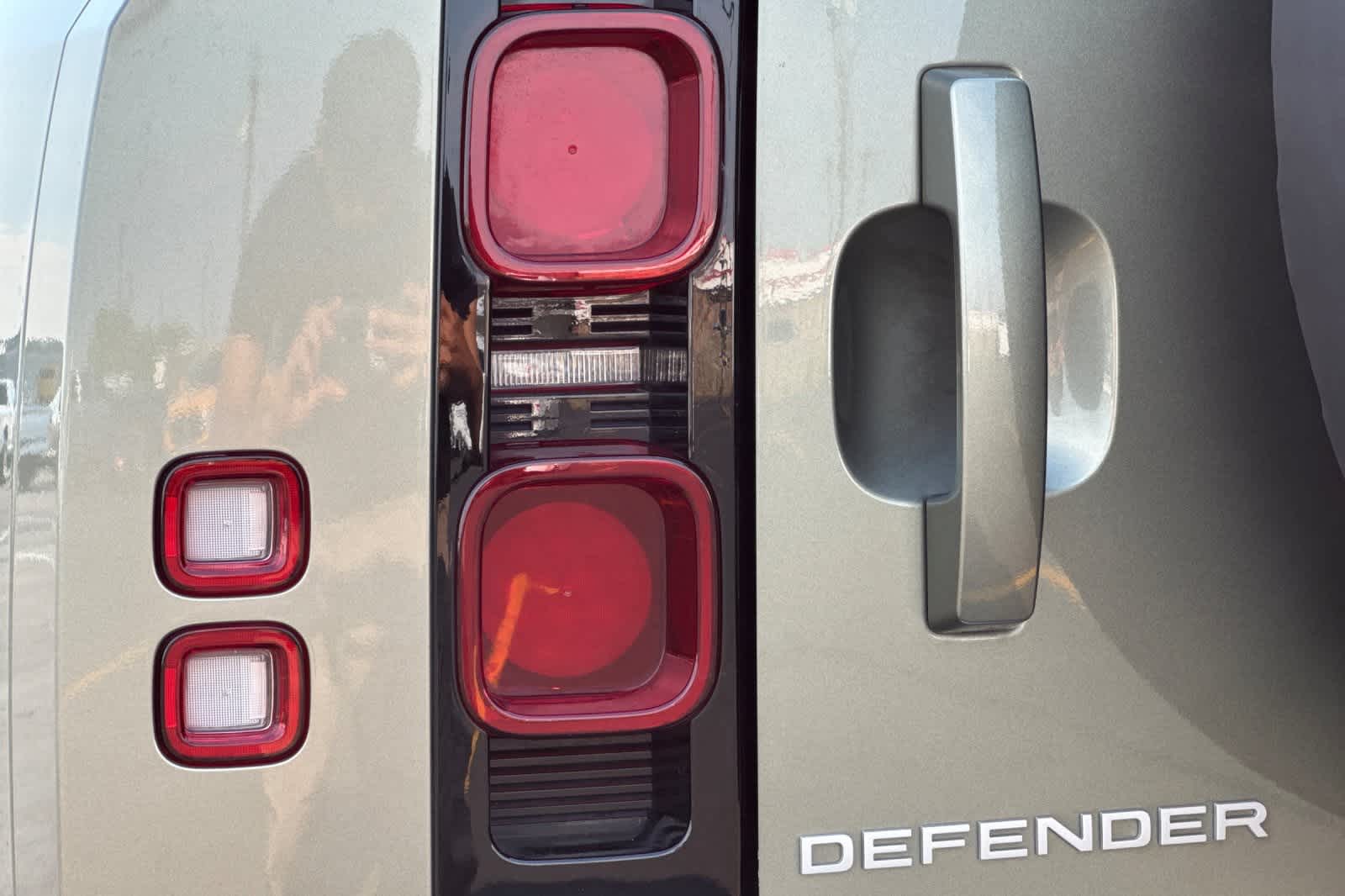 Thumbnail: 2024 Land Rover Defender - 33