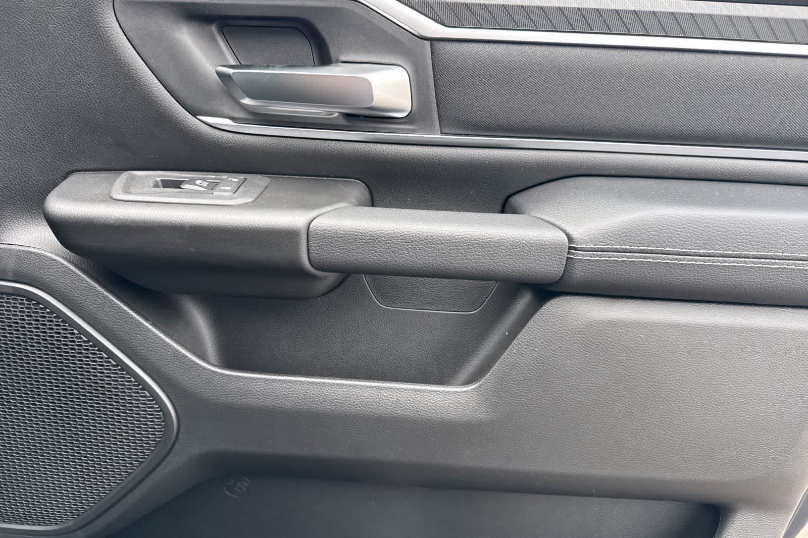 Thumbnail: 2026 RAM 1500 - 18