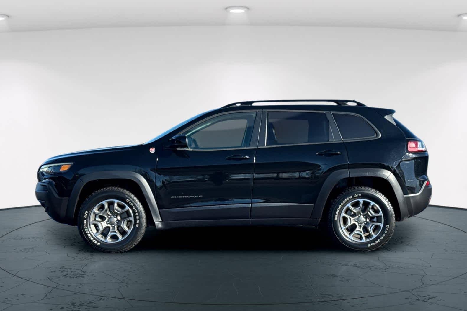 Thumbnail: 2022 Jeep Cherokee - 9