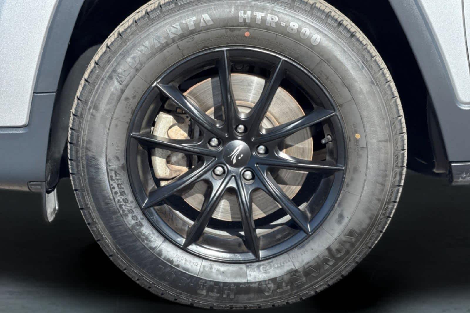 Thumbnail: 2019 Jeep Cherokee - 29