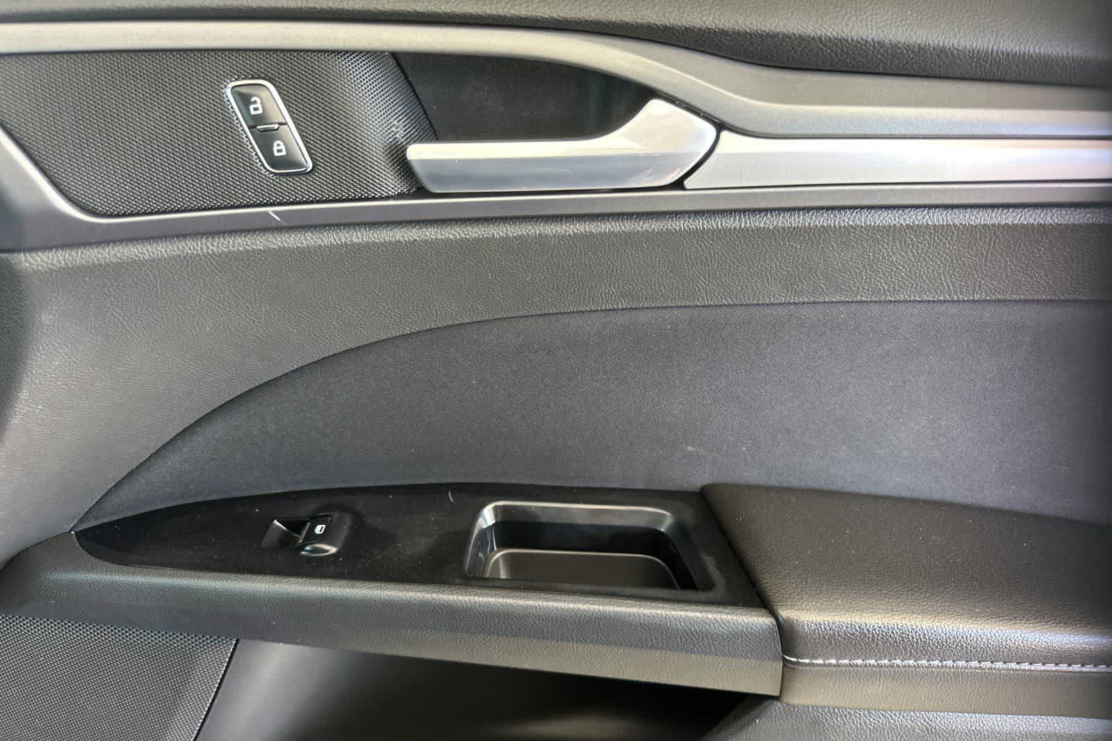 Thumbnail: 2014 Ford Fusion - 18
