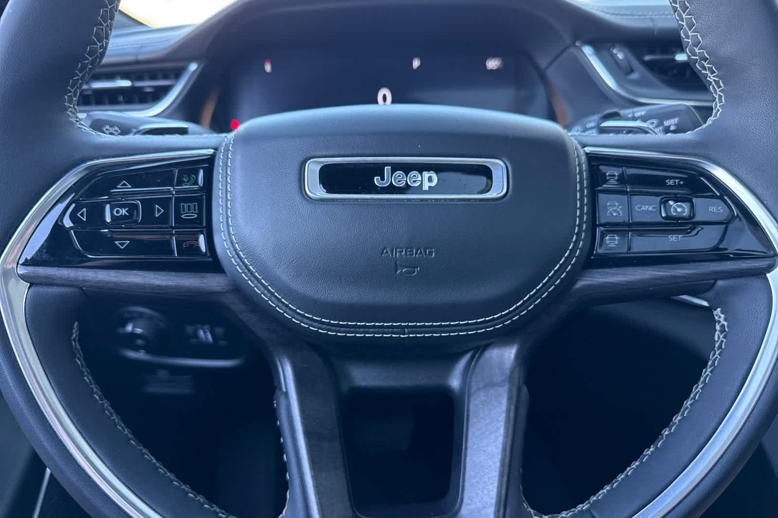 Thumbnail: 2023 Jeep Grand Cherokee - 26