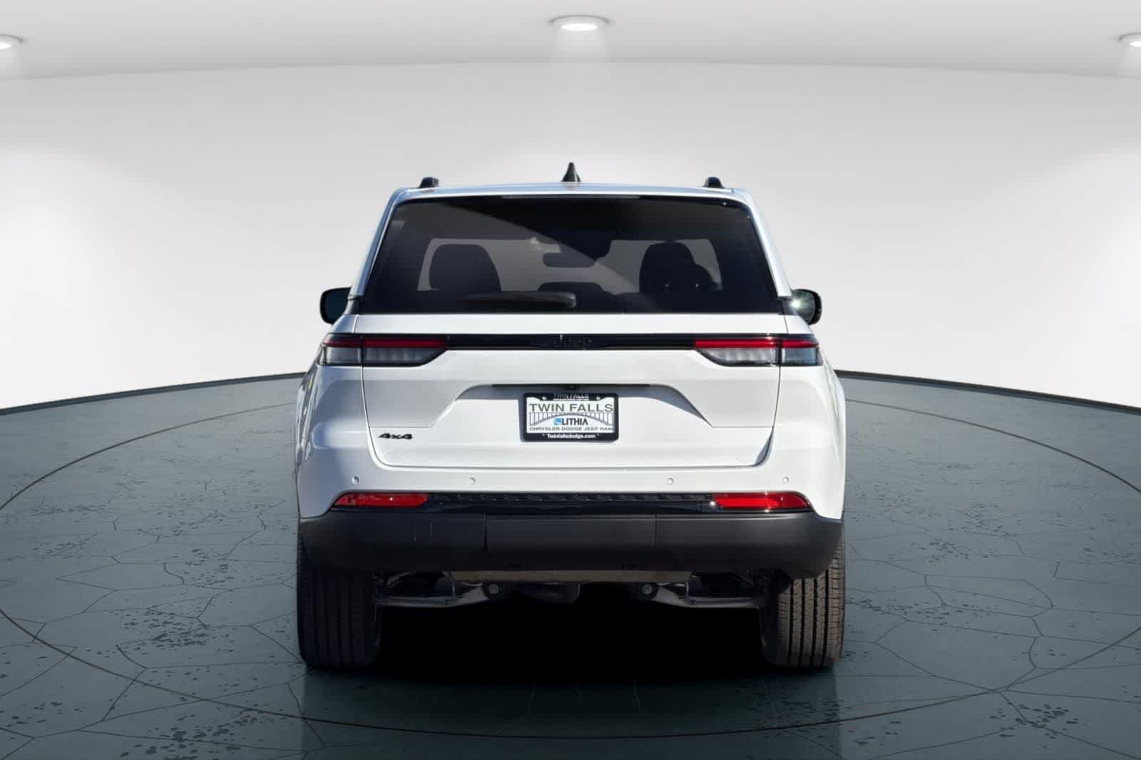 Thumbnail: 2025 Jeep Grand Cherokee - 7