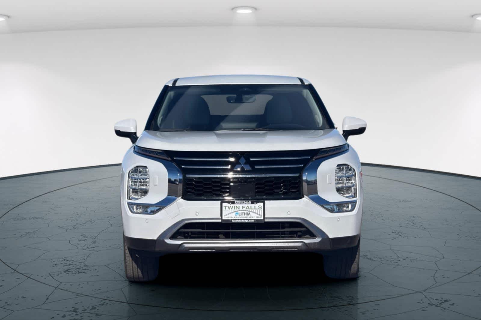 Thumbnail: 2025 Mitsubishi Outlander - 10