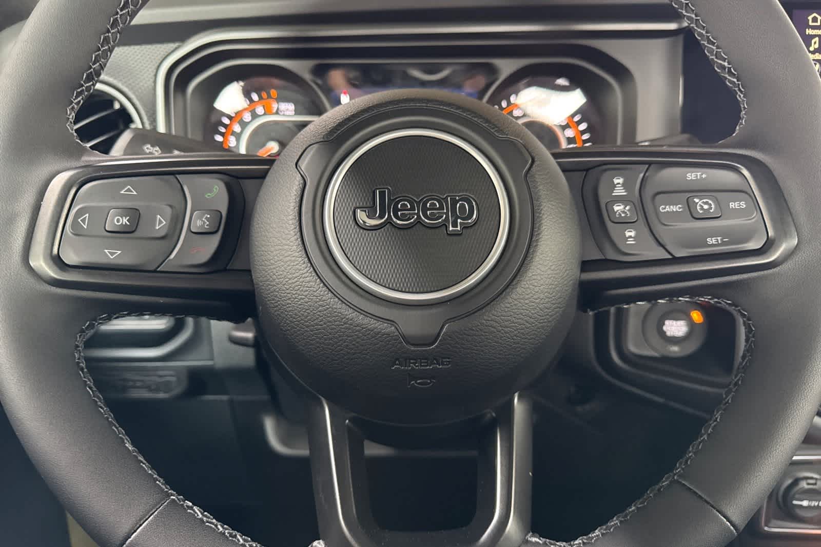 Thumbnail: 2025 Jeep Gladiator - 25