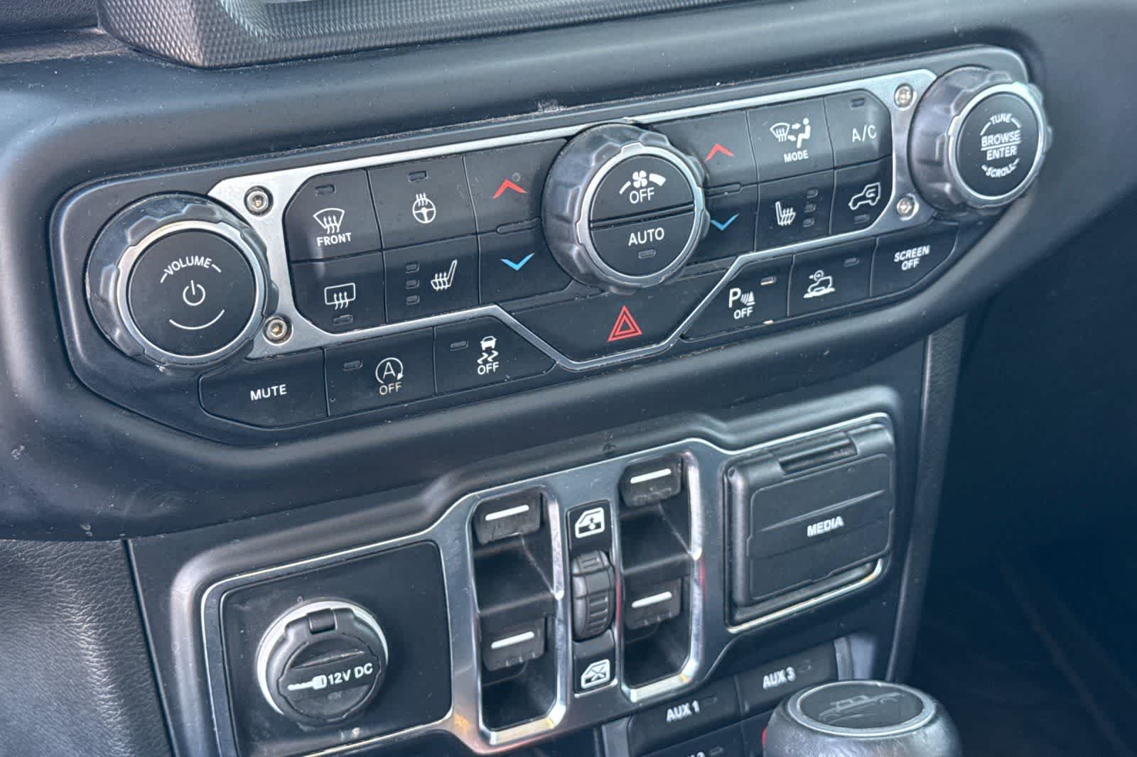 Thumbnail: 2020 Jeep Gladiator - 22