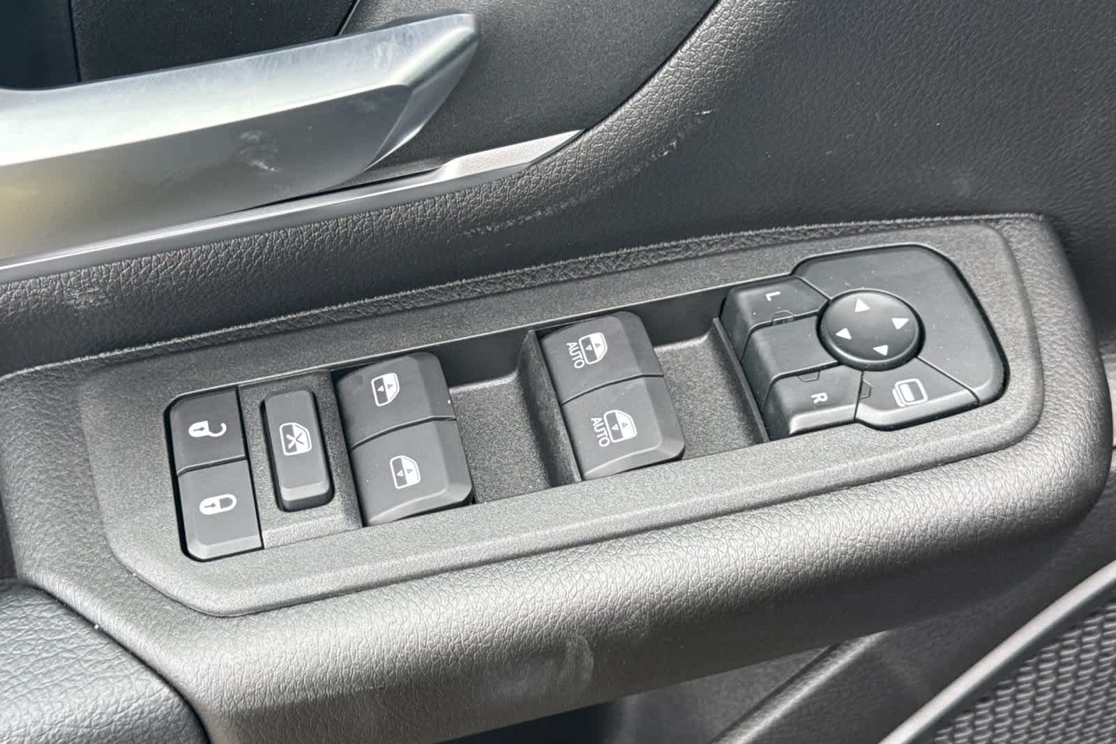 Thumbnail: 2026 RAM 1500 - 13