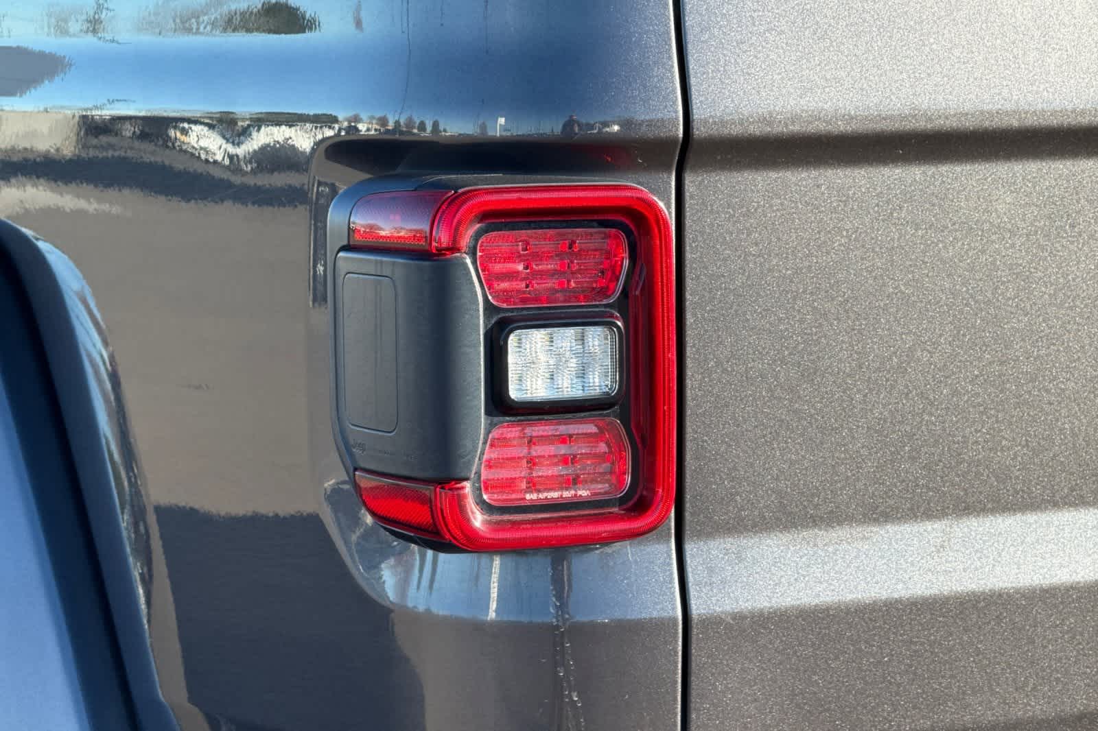 Thumbnail: 2020 Jeep Gladiator - 31