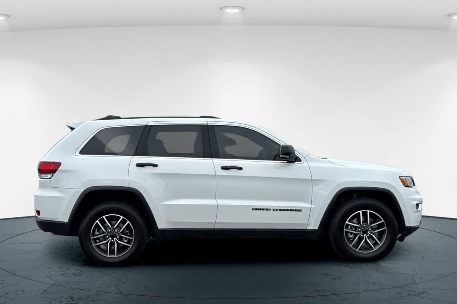 Thumbnail: 2022 Jeep Grand Cherokee - 6
