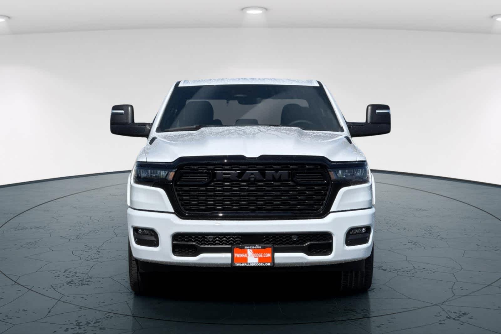 Thumbnail: 2025 RAM 1500 - 10