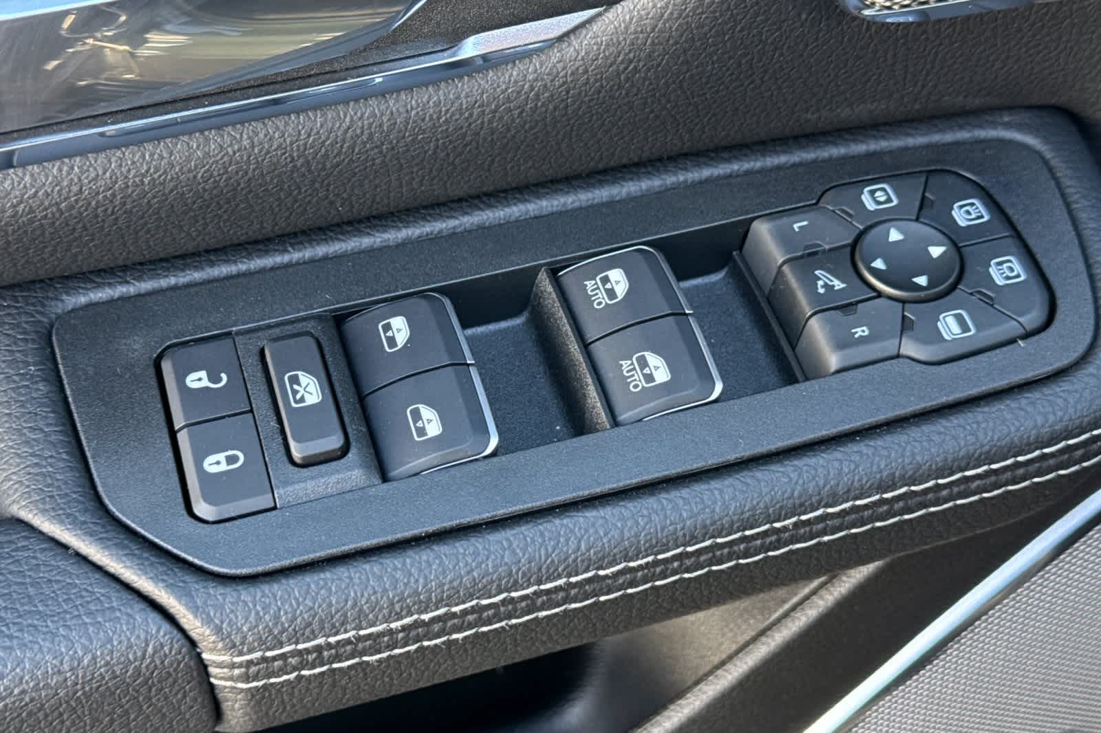 Thumbnail: 2026 RAM 1500 - 13