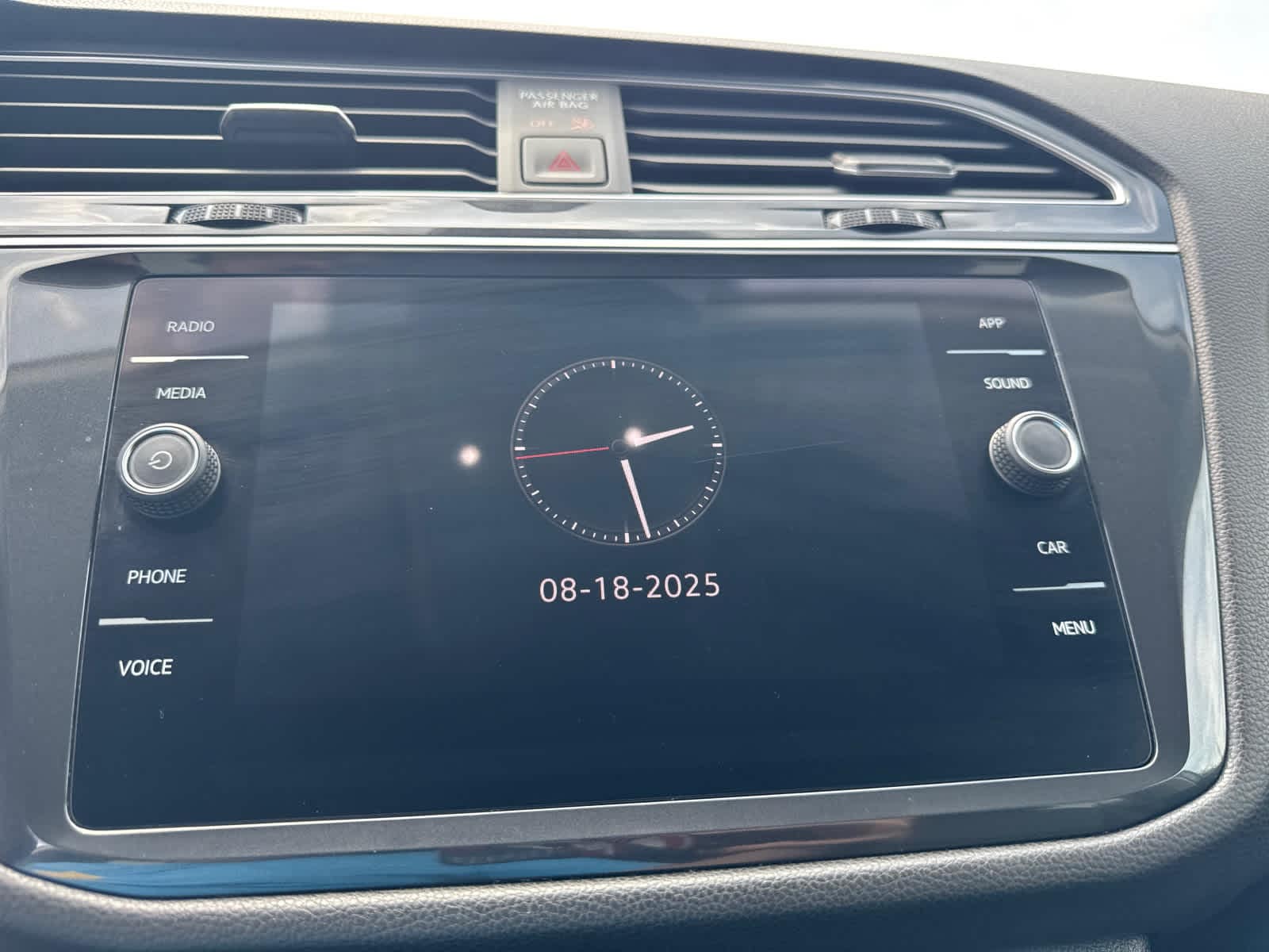 Thumbnail: 2024 Volkswagen Tiguan - 17