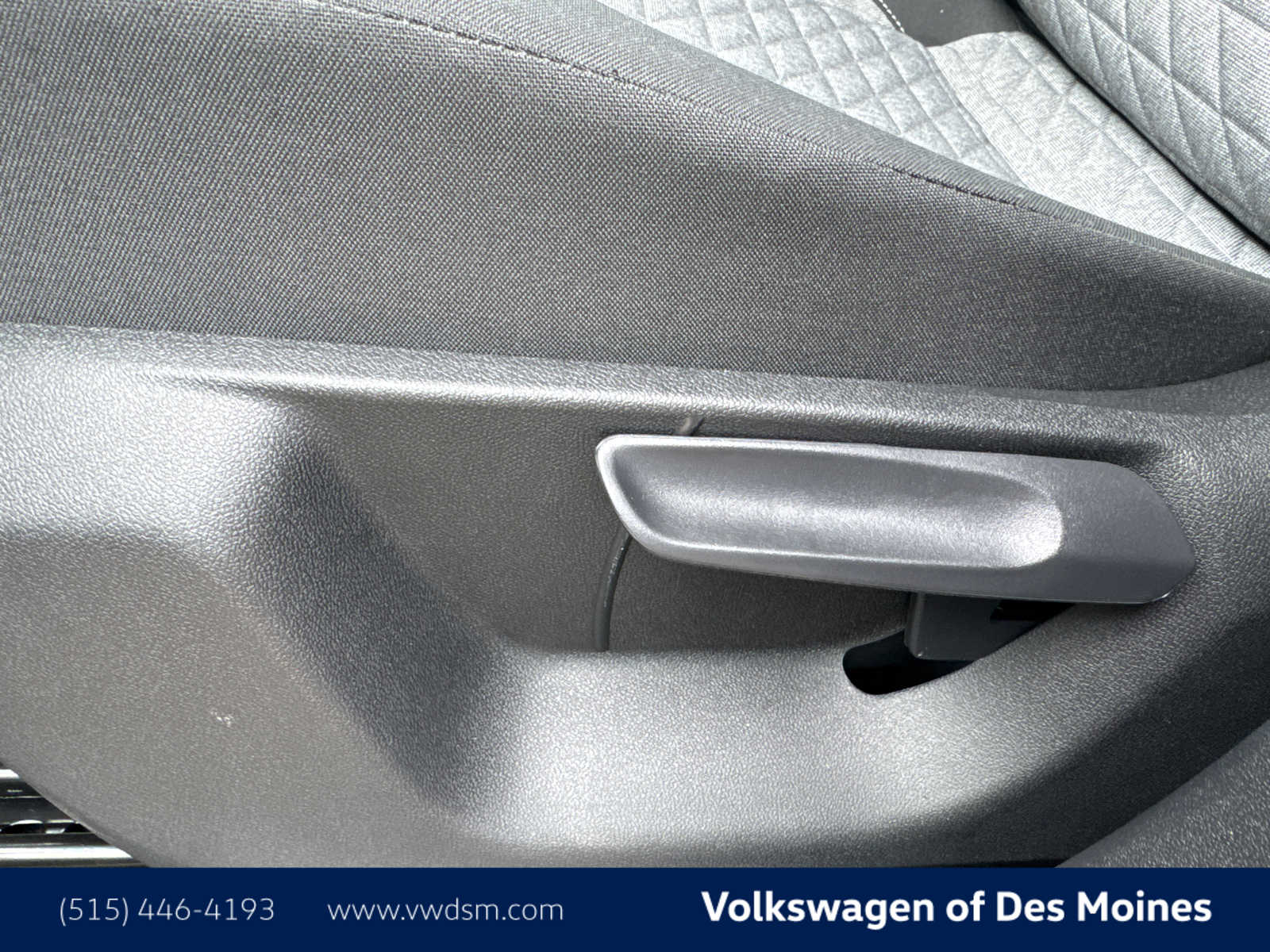 Thumbnail: 2025 Volkswagen Tiguan - 23