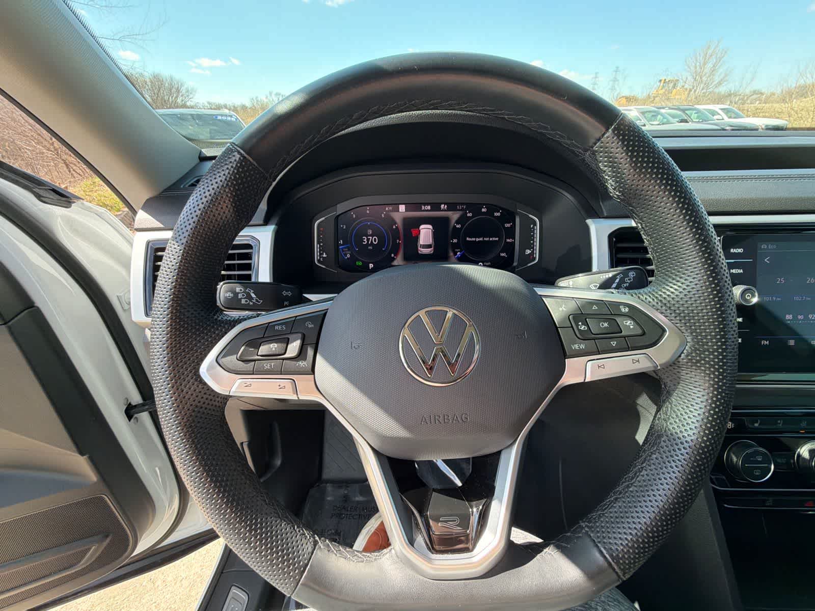 Thumbnail: 2023 Volkswagen Atlas - 16