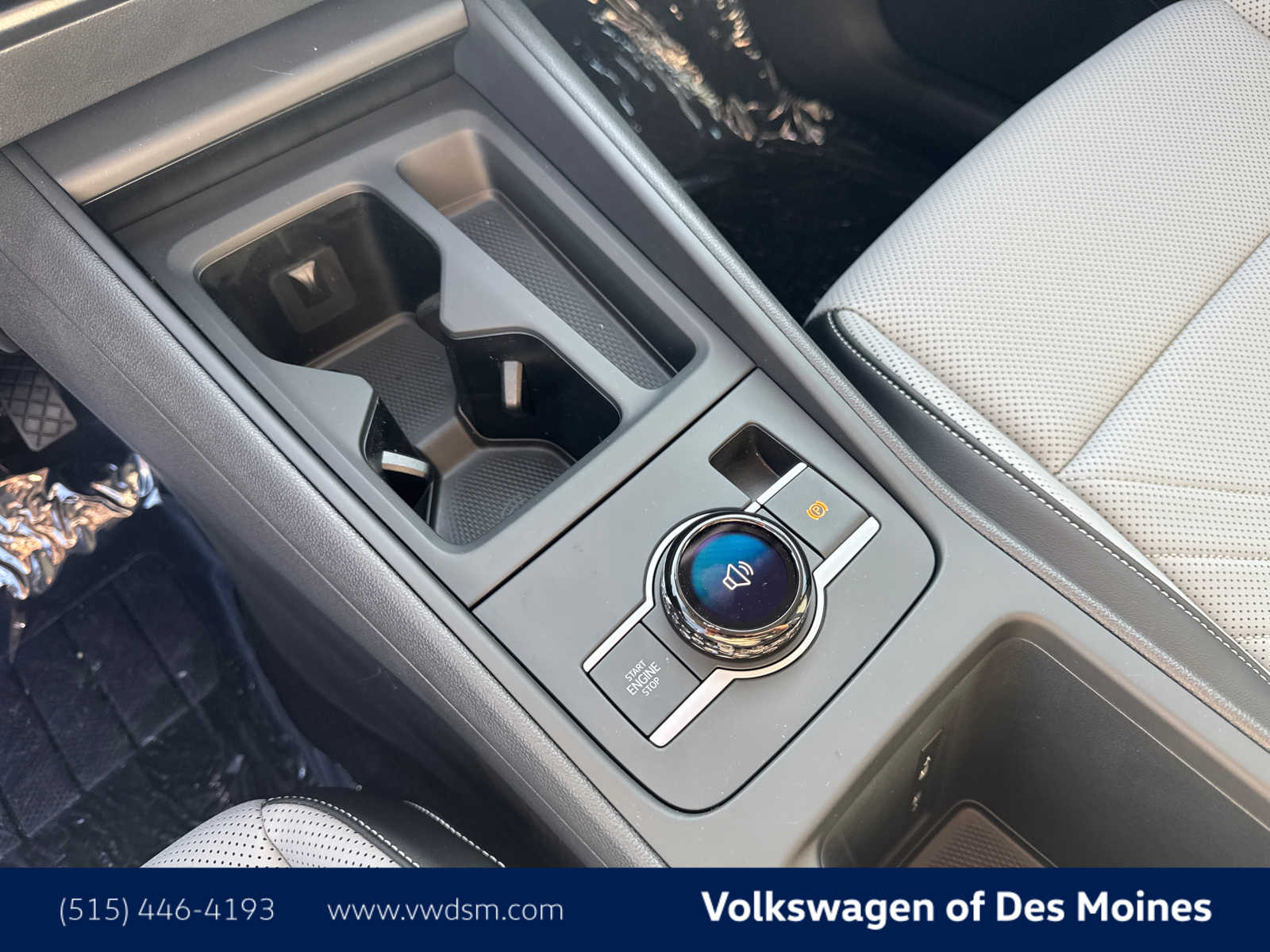 Thumbnail: 2025 Volkswagen Tiguan - 16