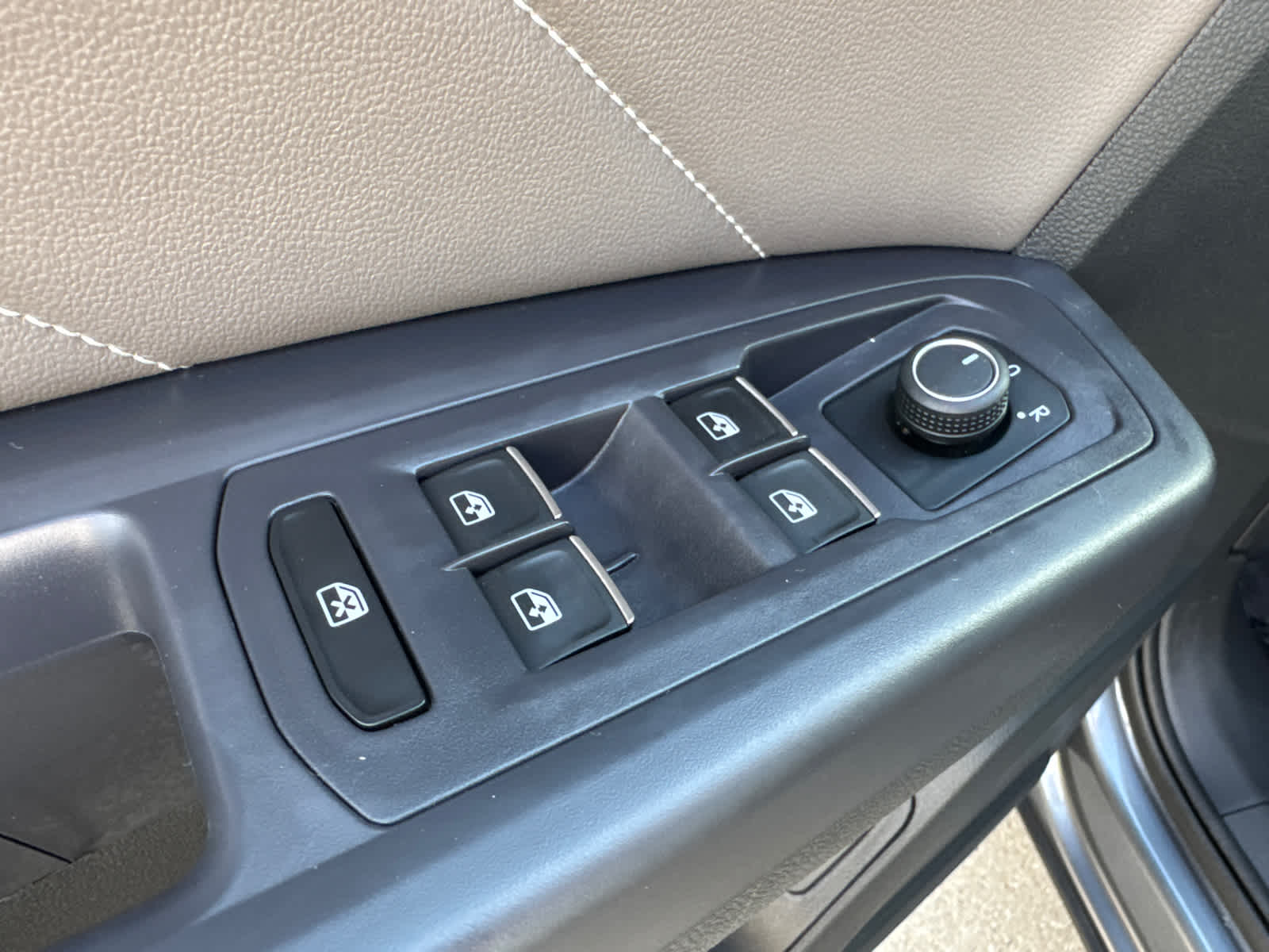 Thumbnail: 2021 Volkswagen Atlas - 24