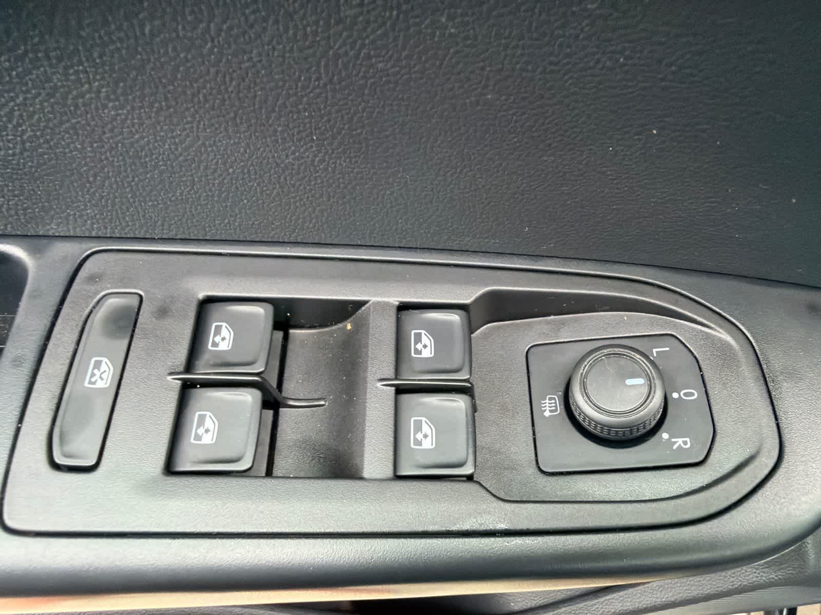 Thumbnail: 2023 Volkswagen Taos - 23