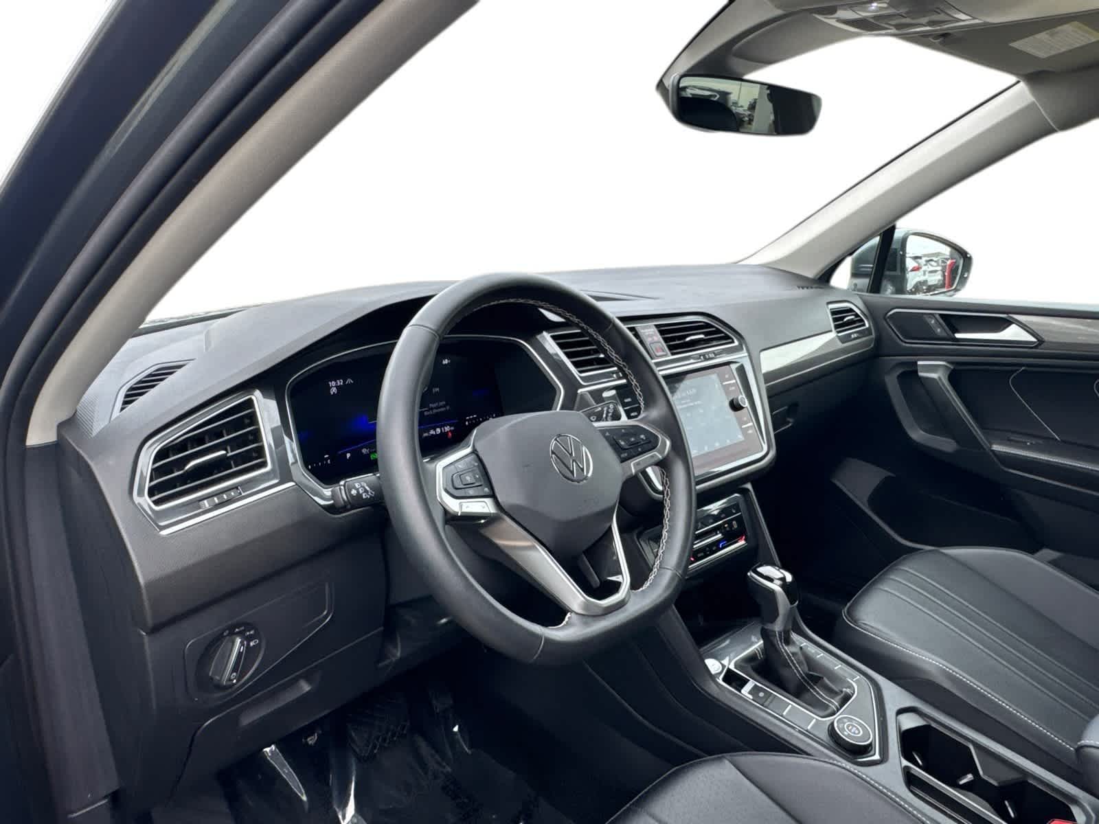 Thumbnail: 2024 Volkswagen Tiguan - 2