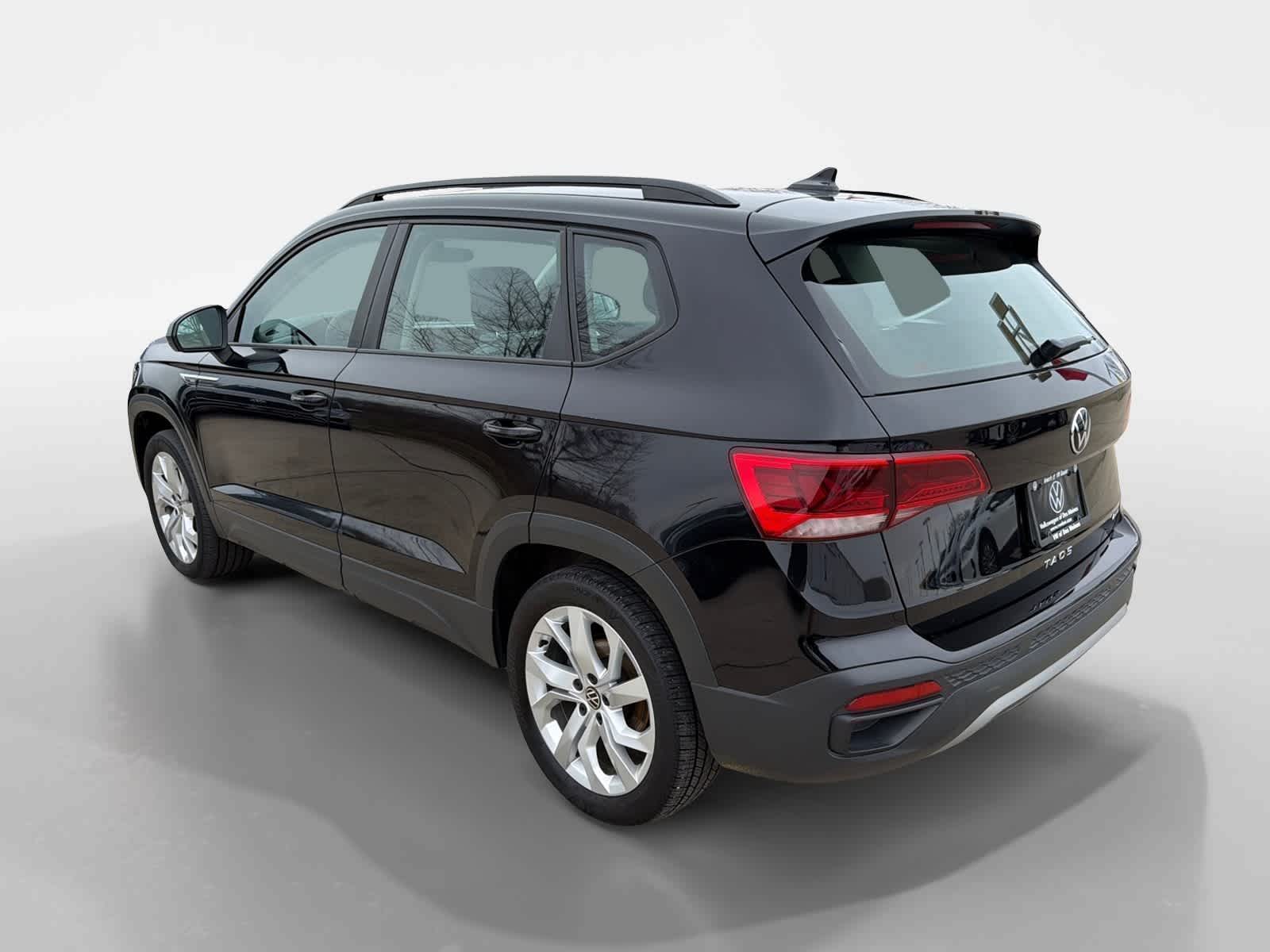 Thumbnail: 2023 Volkswagen Taos - 4