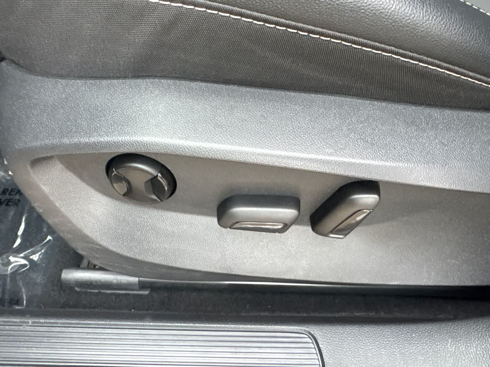 Thumbnail: 2022 Volkswagen Taos - 24